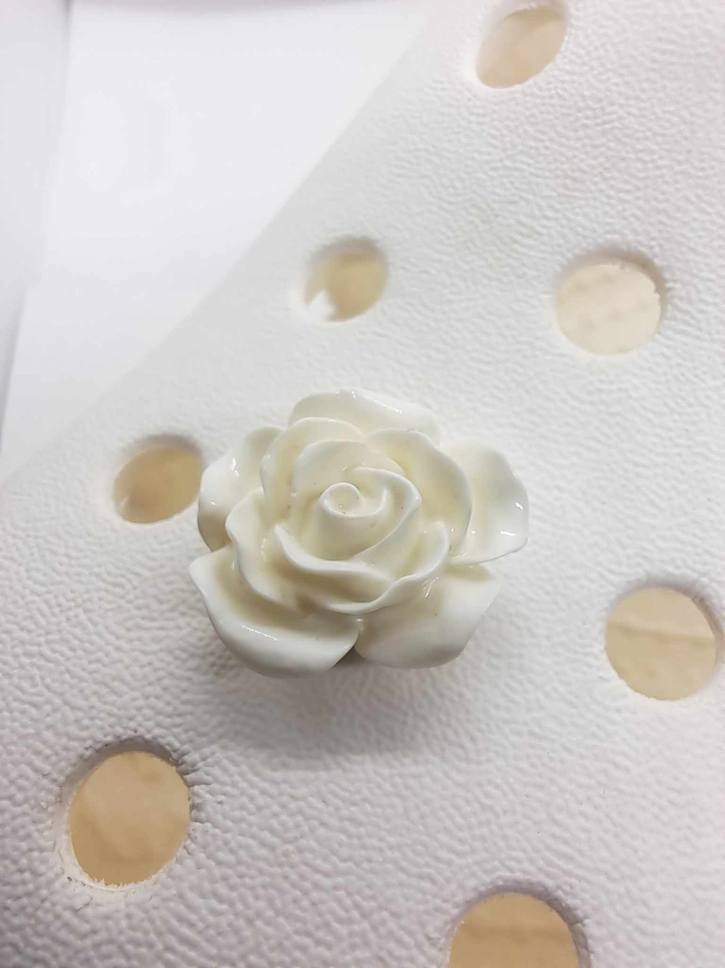 White 3D Resin Rose 20mm