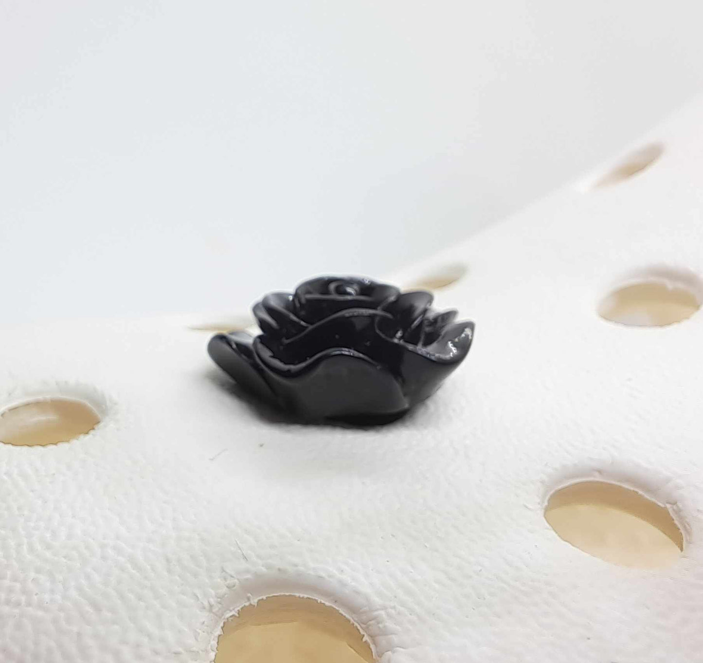 Gloss Black 3D Resin Rose 20mm