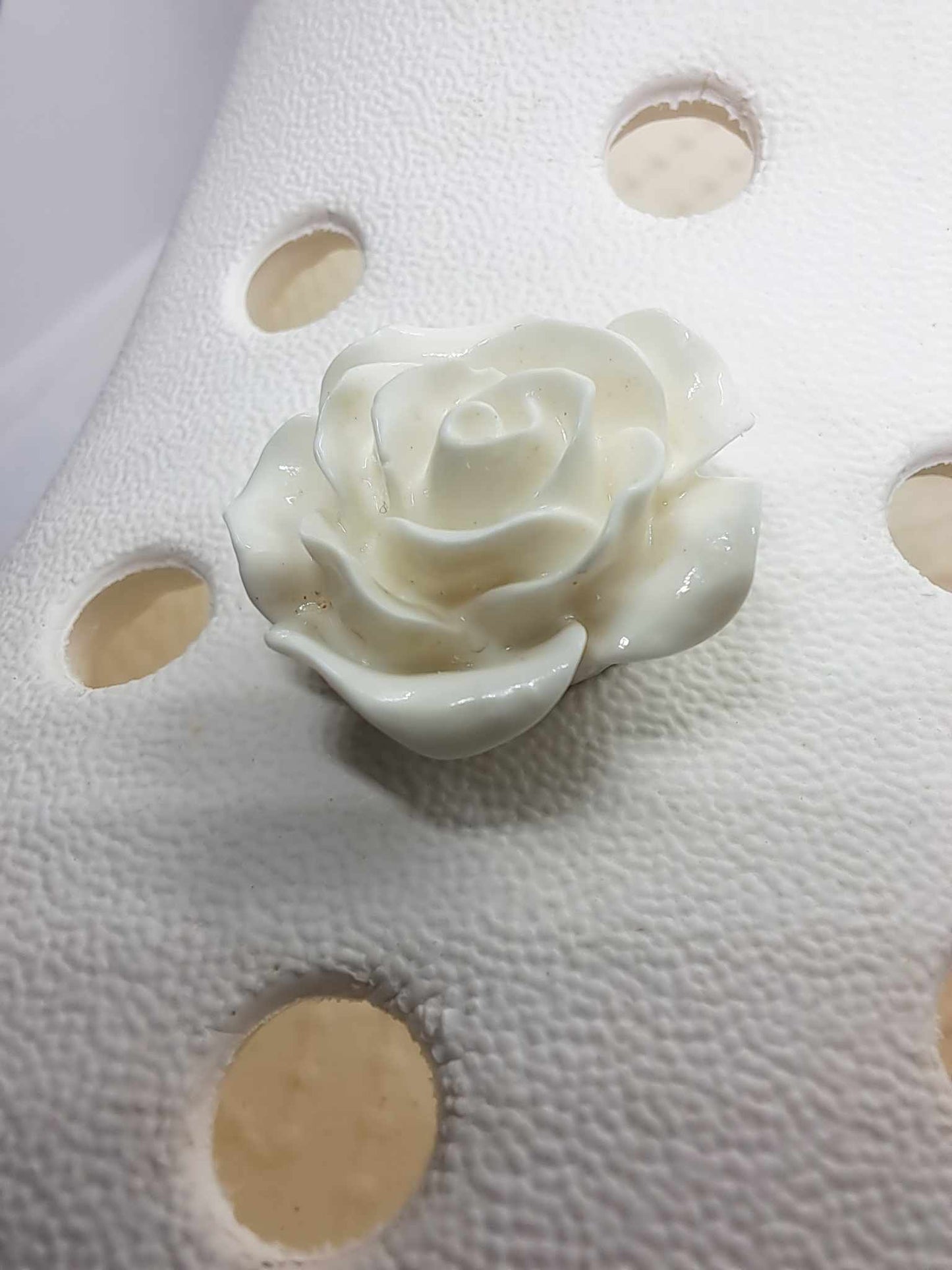 White 3D Resin Rose 20mm