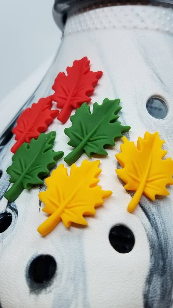 6PC Fall Maple Leaves 30mm x 21mm